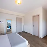180 Mansion