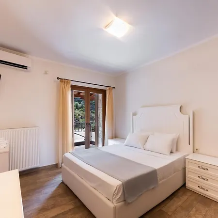 180 Mansion Villa Mikros Gialos